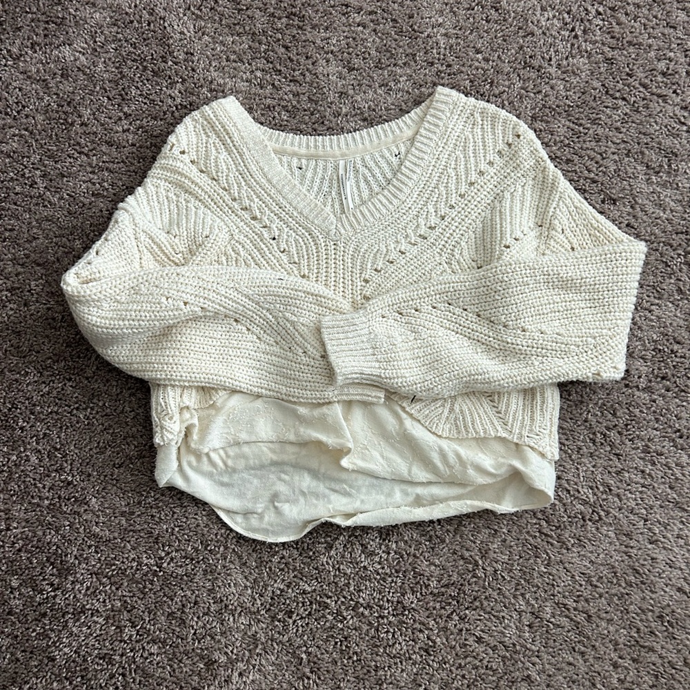Cream Anthropologie Cropped Sweater
Size M